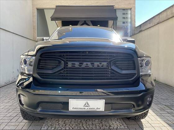 RAM CLASSIC 5.7 V8 GASOLINA LARAMIE CD 4X4 AUTOMÁTICO