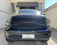 RAM CLASSIC 5.7 V8 GASOLINA LARAMIE CD 4X4 AUTOMÁTICO RAM CLASSIC 5.7 V8 GASOLINA LARAMIE CD 4X4 AUTOMÁTICO