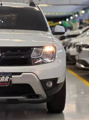 RENAULT-DUSTER-2018