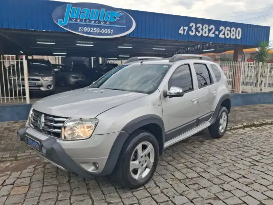 RENAULT-DUSTER-2012