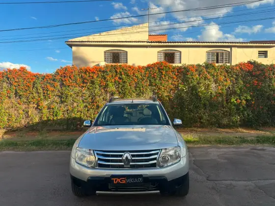 RENAULT DUSTER 2.0 DYNAMIQUE 4X4 16V FLEX 4P MANUAL RENAULT DUSTER 2.0 DYNAMIQUE 4X4 16V FLEX 4P MANUAL