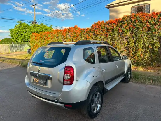 RENAULT-DUSTER-2013