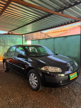 RENAULT MEGANE 1.6 DYNAMIQUE 16V FLEX 4P MANUAL RENAULT MEGANE 1.6 DYNAMIQUE 16V FLEX 4P MANUAL