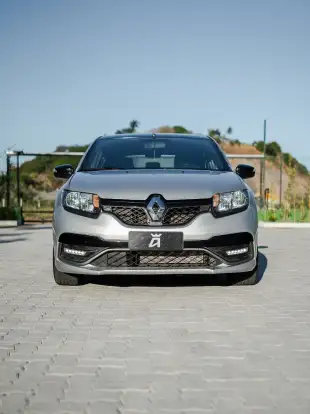 RENAULT-SANDERO-2021