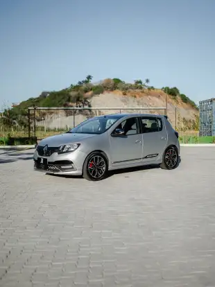 RENAULT-SANDERO-2021