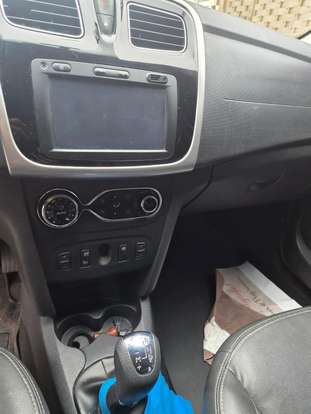 RENAULT-SANDERO-2018