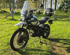 ROYAL ENFIELD HIMALAYAN 450 KAMET WHITE ROYAL ENFIELD HIMALAYAN 450 KAMET WHITE