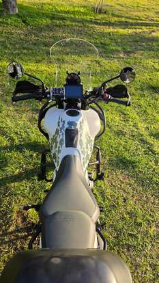 ROYAL ENFIELD-HIMALAYAN 450 KAMET WHITE-2025