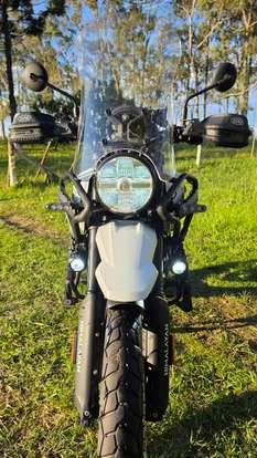 ROYAL ENFIELD-HIMALAYAN 450 KAMET WHITE-2025