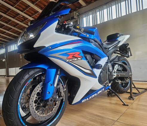 SUZUKI GSX-R750 