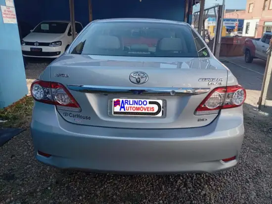 TOYOTA-COROLLA-2012
