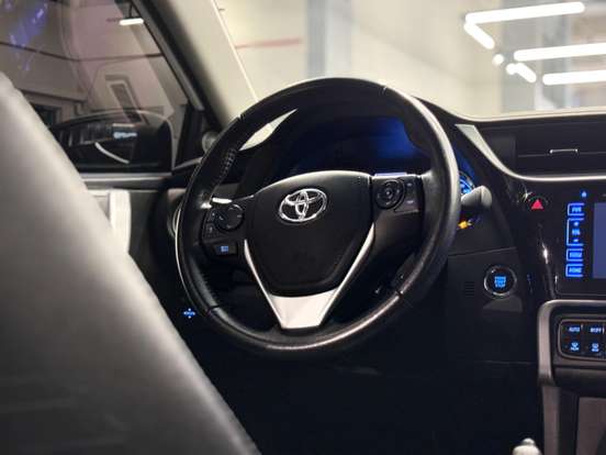 TOYOTA-COROLLA-2019