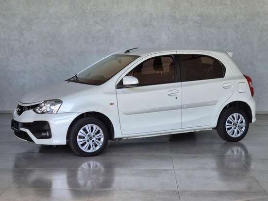 TOYOTA-ETIOS-2017