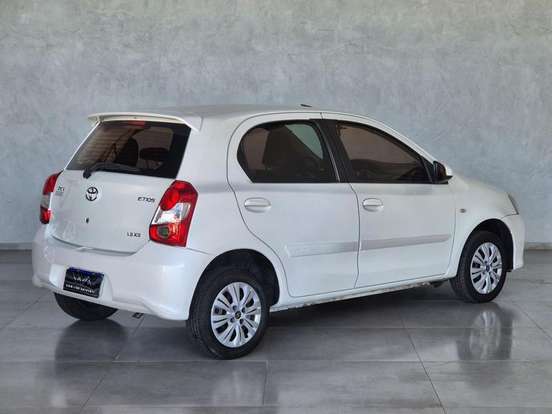 TOYOTA-ETIOS-2017