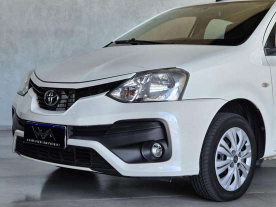TOYOTA-ETIOS-2017