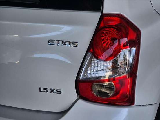 TOYOTA-ETIOS-1.5 XS 16V FLEX 4P AUTOMÁTICO TOYOTA-ETIOS-2017
