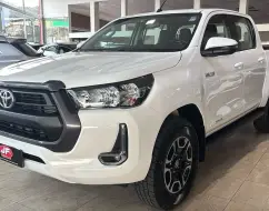 TOYOTA HILUX 2.8 D-4D TURBO DIESEL CD POWER PACK 4X4 MANUAL TOYOTA HILUX 2.8 D-4D TURBO DIESEL CD POWER PACK 4X4 MANUAL