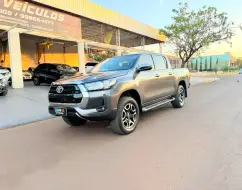TOYOTA HILUX 2.8 D-4D TURBO DIESEL CD SRV 4X4 AUTOMÁTICO TOYOTA HILUX 2.8 D-4D TURBO DIESEL CD SRV 4X4 AUTOMÁTICO