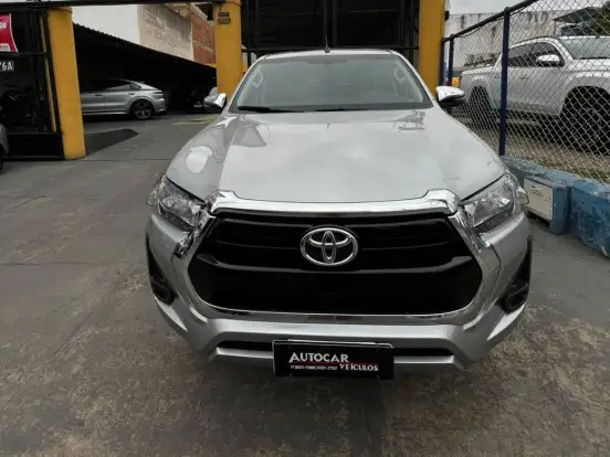 TOYOTA-HILUX-2.8 D-4D TURBO DIESEL CD SRV 4X4 AUTOMÁTICO TOYOTA-HILUX-2022