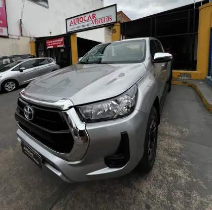 TOYOTA-HILUX-2022