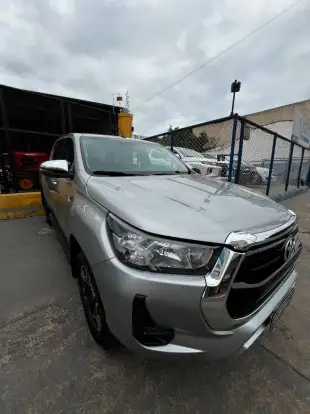 TOYOTA-HILUX-2022