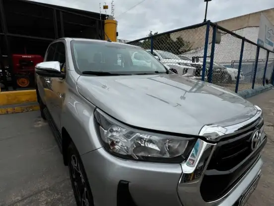 TOYOTA-HILUX-2.8 D-4D TURBO DIESEL CD SRV 4X4 AUTOMÁTICO TOYOTA-HILUX-2022
