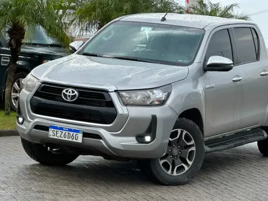 TOYOTA-HILUX-2023