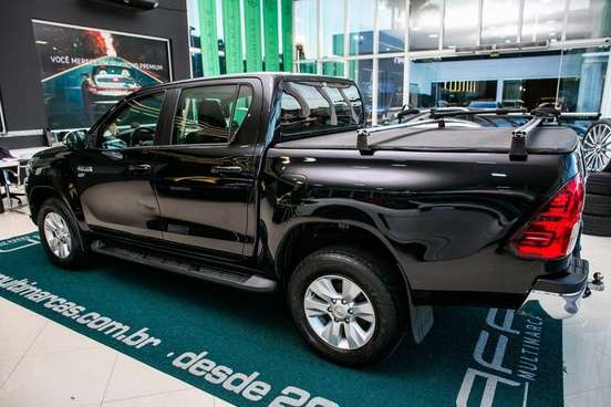 TOYOTA-HILUX-2016