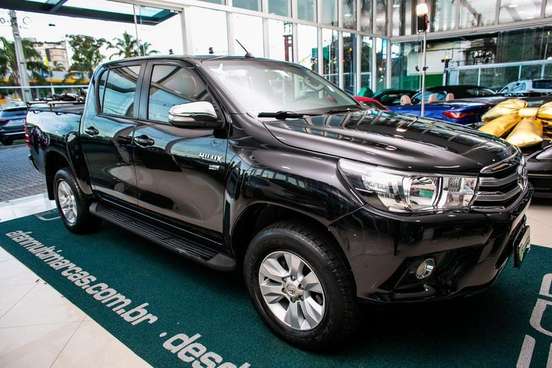 TOYOTA-HILUX-2016