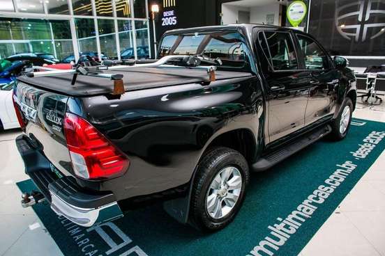 TOYOTA-HILUX-2016