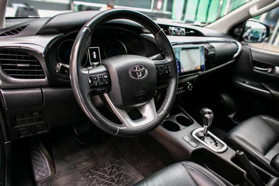 TOYOTA-HILUX-2016