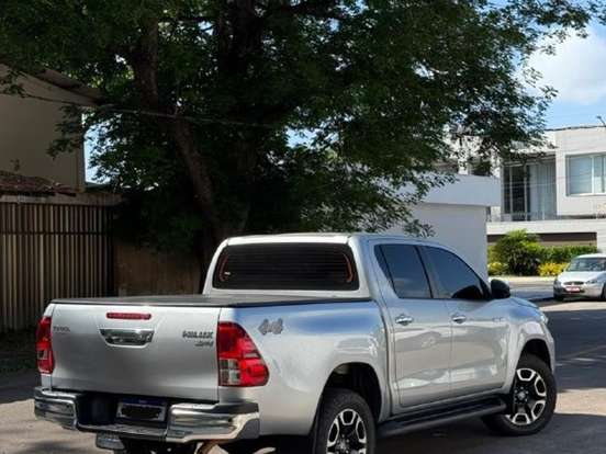 TOYOTA-HILUX-2.8 D-4D TURBO DIESEL CD SRV 4X4 AUTOMÁTICO TOYOTA-HILUX-2022