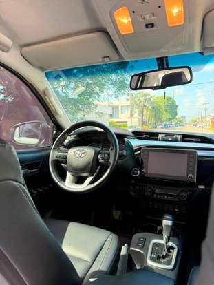 TOYOTA-HILUX-2022