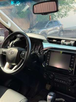 TOYOTA-HILUX-2022