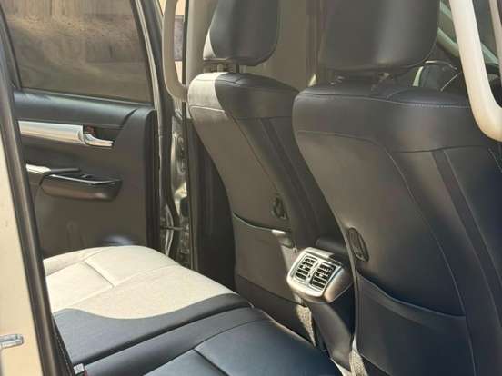 TOYOTA-HILUX-2.8 D-4D TURBO DIESEL CD SRV 4X4 AUTOMÁTICO TOYOTA-HILUX-2022