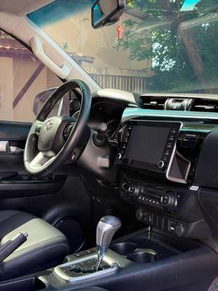 TOYOTA-HILUX-2022