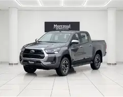 TOYOTA HILUX 2.8 D-4D TURBO DIESEL CD SRX 4X4 AUTOMÁTICO TOYOTA HILUX 2.8 D-4D TURBO DIESEL CD SRX 4X4 AUTOMÁTICO