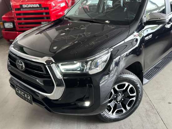 TOYOTA-HILUX-2022