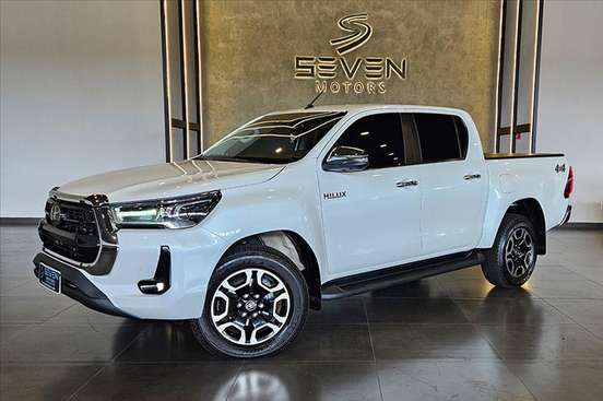TOYOTA-HILUX-2.8 D-4D TURBO DIESEL CD SRX 4X4 AUTOMÁTICO TOYOTA-HILUX-2024