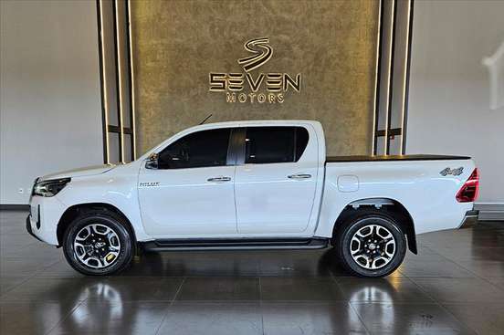 TOYOTA-HILUX-2024