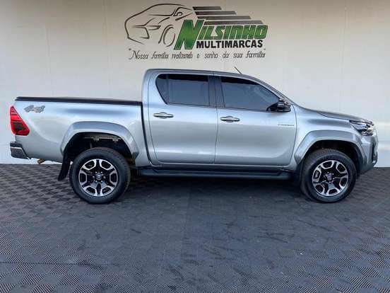 TOYOTA-HILUX-2024