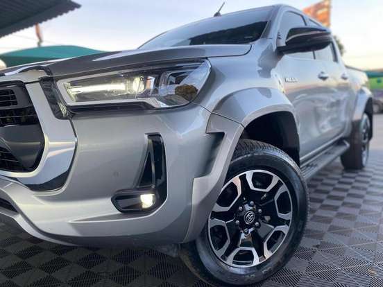 TOYOTA-HILUX-2024