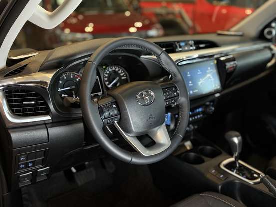 TOYOTA-HILUX-2026