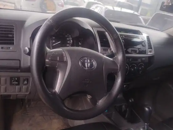 TOYOTA-HILUX-3.0 SR 4X4 CD 16V TURBO INTERCOOLER DIESEL 4P AUTOMÁTICO TOYOTA-HILUX-2015