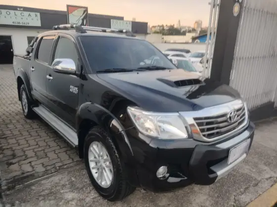 TOYOTA HILUX 3.0 SRV 4X4 CD 16V TURBO INTERCOOLER DIESEL 4P AUTOMÁTICO