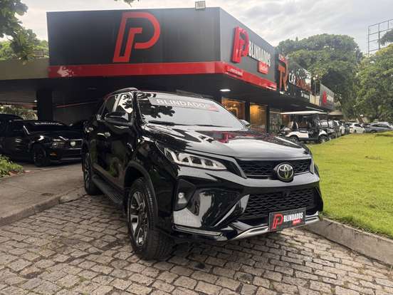 TOYOTA-HILUX SW4-2024