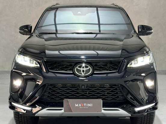 TOYOTA-HILUX SW4-2.8 D-4D TURBO DIESEL DIAMOND 7L 4X4 AUTOMÁTICO TOYOTA-HILUX SW4-2025