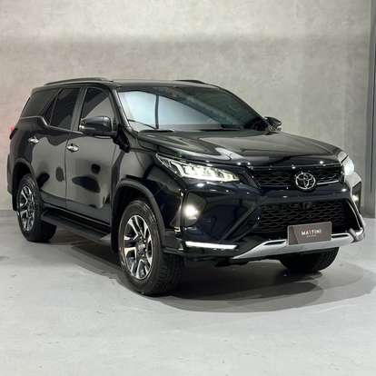 TOYOTA-HILUX SW4-2025