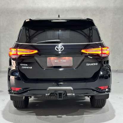 TOYOTA-HILUX SW4-2025