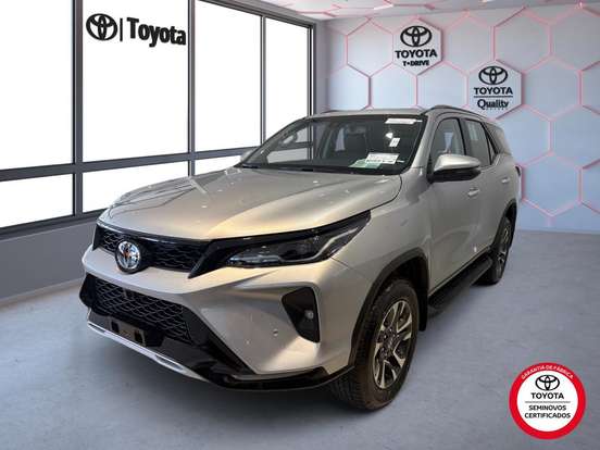 TOYOTA-HILUX SW4-2.8 D-4D TURBO DIESEL SRX PLATINUM 7L 4X4 AUTOMÁTICO TOYOTA-HILUX SW4-2026